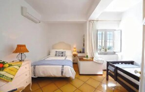 3 bedrooms, iron/ironing board, Internet, bed sheets - VILLA OF THE BROOMS- SEA VIEW (Praiano)