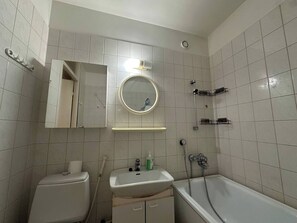 Apartment, 2 Bedrooms, Balcony, City View | Bathroom - Spacious 2 Bedroom 75 sqm Kannelmäki (Helsinki)