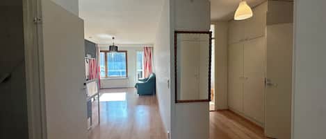 Apartment, 2 Bedrooms, Balcony, City View | Interior