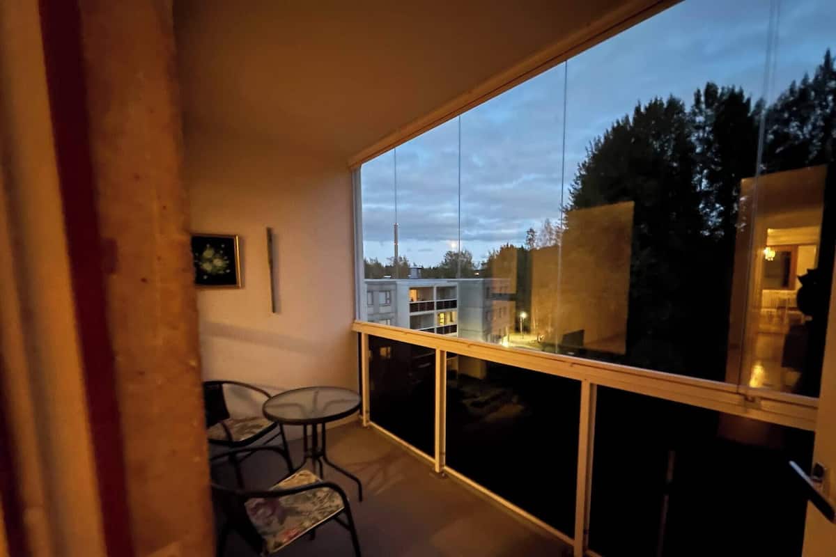 LĂ€genhet - 2 sovrum - balkong - utsikt mot staden | Balkong