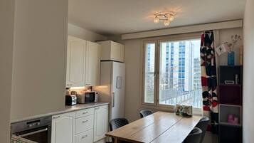 Apartment, 2 Bedrooms, Accessible, Balcony | Dining room