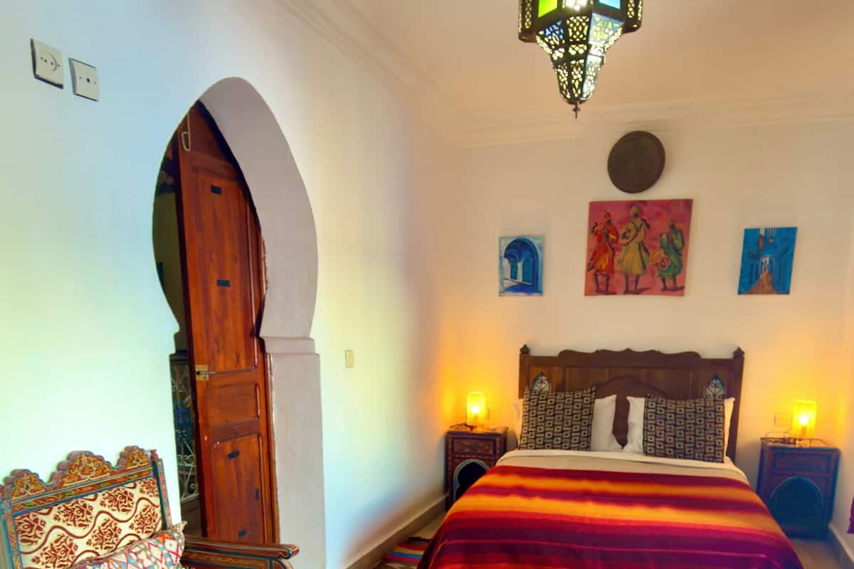 Quarto casal ou duplo luxo, vista para a cidade | Cortinas blackout, ferros/tábuas de passar roupa, Wi-Fi de cortesia