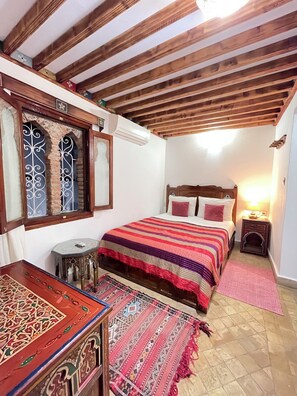 Economy Double Room | Blackout drapes, iron/ironing board, free WiFi - Dar Sababa (Chefchaouen)