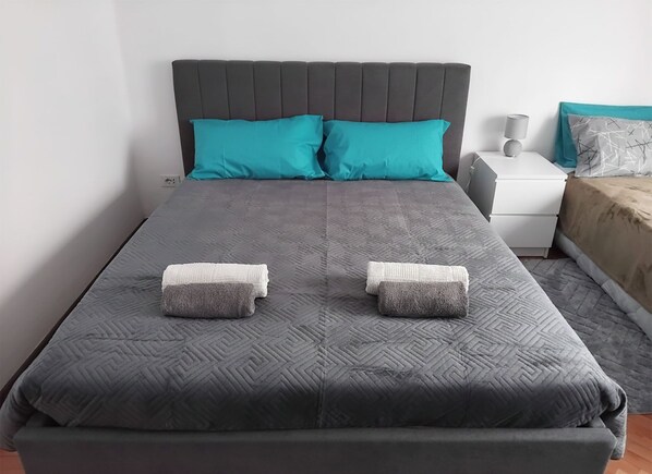 5 chambres, fer et planche à repasser, Wi-Fi