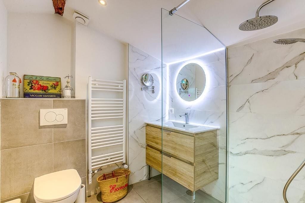 Dép đi trong nhà 