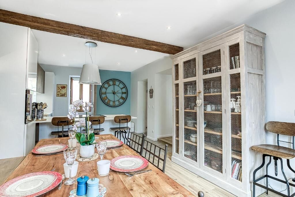 Căn hộ Deluxe, phòng tắm riêng | Khu ăn uống