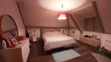 5 chambres, fer et planche Ă repasser, Wi-Fi, draps fournis