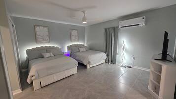 1 chambre, fer et planche à repasser, Wi-Fi, draps fournis