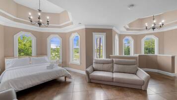 5 habitaciones, escritorio y wifi