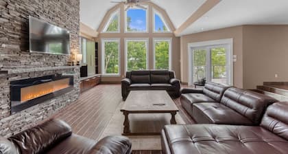 Tranquil Chateau on Moody Lake