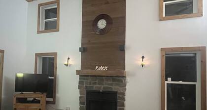 Year Round Victoria Beach Cottage Retreat Cozy Rustic Vibes with Modern Amenties