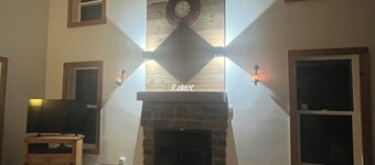 Year Round Victoria Beach Cottage Retreat Cozy Rustic Vibes with Modern Amenties