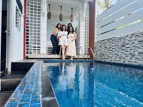 Luxury 6BR villa with private pool near beach