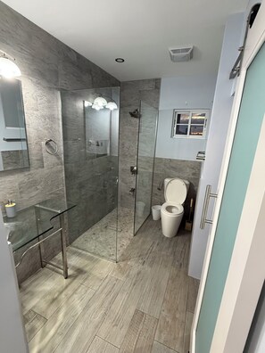 Towels, toilet paper