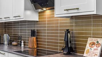 Mikrowelle, Ofen, Herdplatte, Geschirrspüler