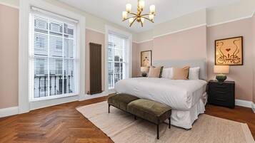 5 bedrooms, iron/ironing board, WiFi, bed sheets