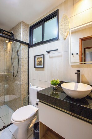 Towels, soap, toilet paper - Stylish apartment ocean view (Caucaia)
