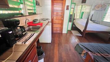 Studio, Kitchenette, Beach View | Wi-fi percuma