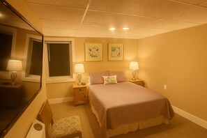 Classic Double Room | Blackout curtains, free WiFi - This Old Frat House (Missoula)