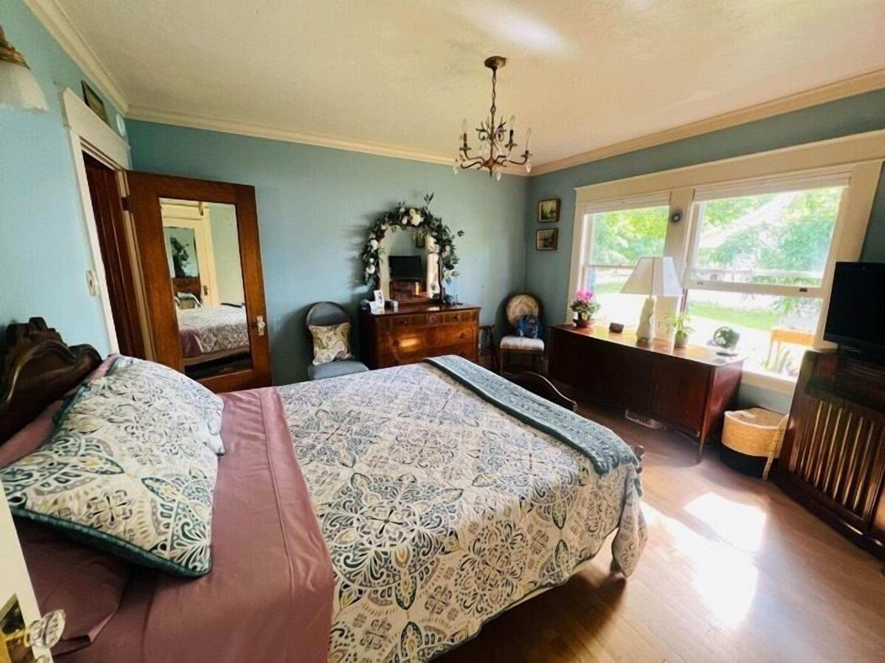 Exclusieve tweepersoonskamer, uitzicht op tuin | Luxe beddengoed, bedden met traagschuimmatras, individueel gedecoreerd