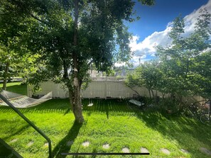 Exklusivt dubbelrum - utsikt mot trädgården | Utsikt från rummet