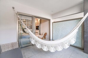Interior - Spacious 1‑bedroom suite, complete with premium 5‑star, resort‑style amenities. (Cabo San Lucas)