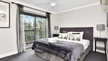 3 bedrooms, iron/ironing board, free WiFi, bed sheets