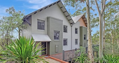 Ar' Heafy Lodge Premium Private Villa Located within Cypress Lakes Resort