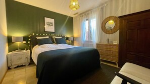 Bügeleisen/Bügelbrett, Internetzugang, Bettwäsche