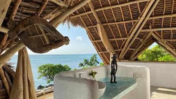 Phòng dành cho gia đình, quang cảnh biển | Bộ đồ giường cao cấp, minibar, két bảo mật tại phòng