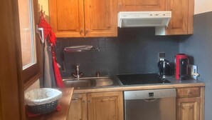 Private kitchen - 1st floor, view mountain, balcony, fireplace or stove, tv, ski locker, 50m², Combloux (Combloux)