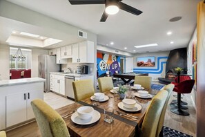Dining - Scottsdale Theater Resort! Heated Pool, Pickleball (Scottsdale)