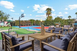 Sports court - Scottsdale Theater Resort! Heated Pool, Pickleball (Scottsdale)