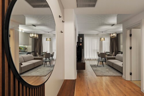 MTM Pipera Lake – Parking & Self Check-in