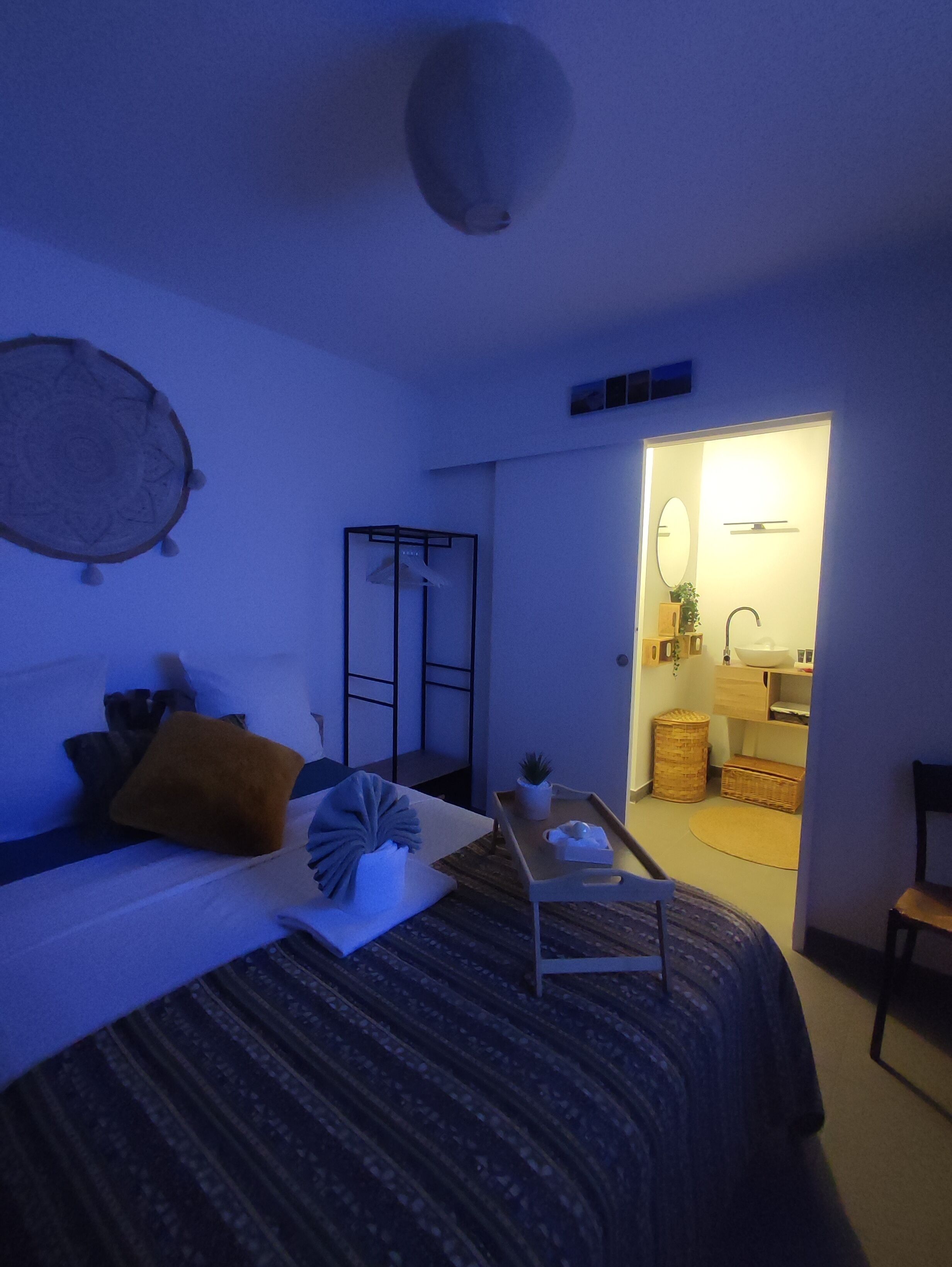 1 chambre, lit parapluie, Wi-Fi gratuit, draps fournis