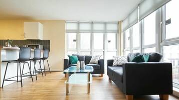 Single Room, Non Smoking | Living area