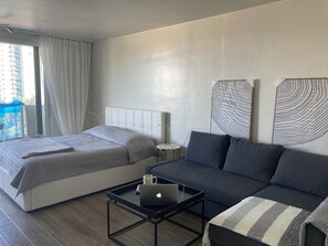 1 habitación, tabla de planchar con plancha, wifi y ropa de cama 