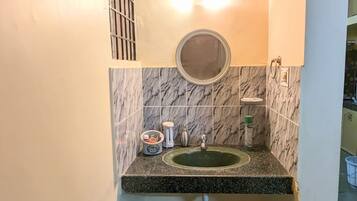 Shower, bidet, towels, soap