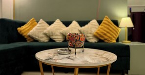 Living area - Cozy 1-bedroom apartment in charming Indore with AC (Indore)