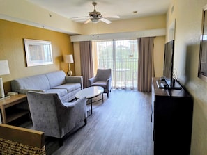 TV - Spacious 2BR/2BA Pool & Lake View Condo Near Disney & All Parks (Orlando)