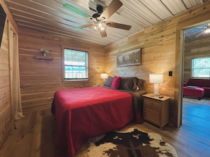 3 bedrooms, WiFi, bed sheets - The Shawnee Farmhouse - 3-bedroom, 2 bathroom, cabin the heart of Southern IL (Golconda)