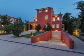 Exterior - Private Beachfront Villa, Experience beauty, luxury and serenity, all in one. (Θερμησία)