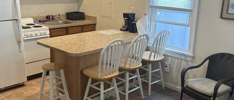 Micro-ondes, four, plaque de cuisson