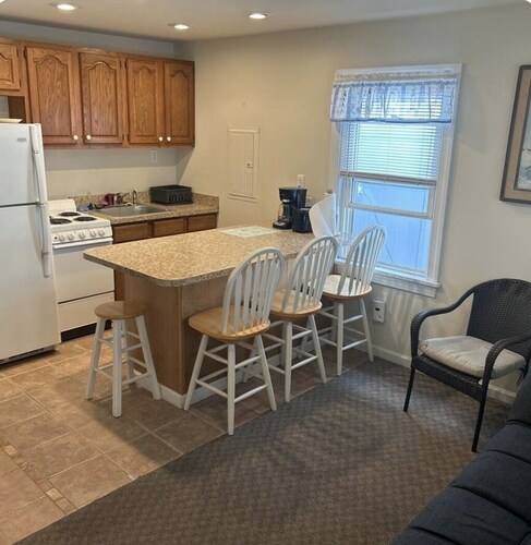 Tranquil 2-bedroom apartment with AC in Sea Isle City