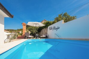 Outdoor pool - Villa with private pool, terrace and garden with fireplace (Nerezisca)