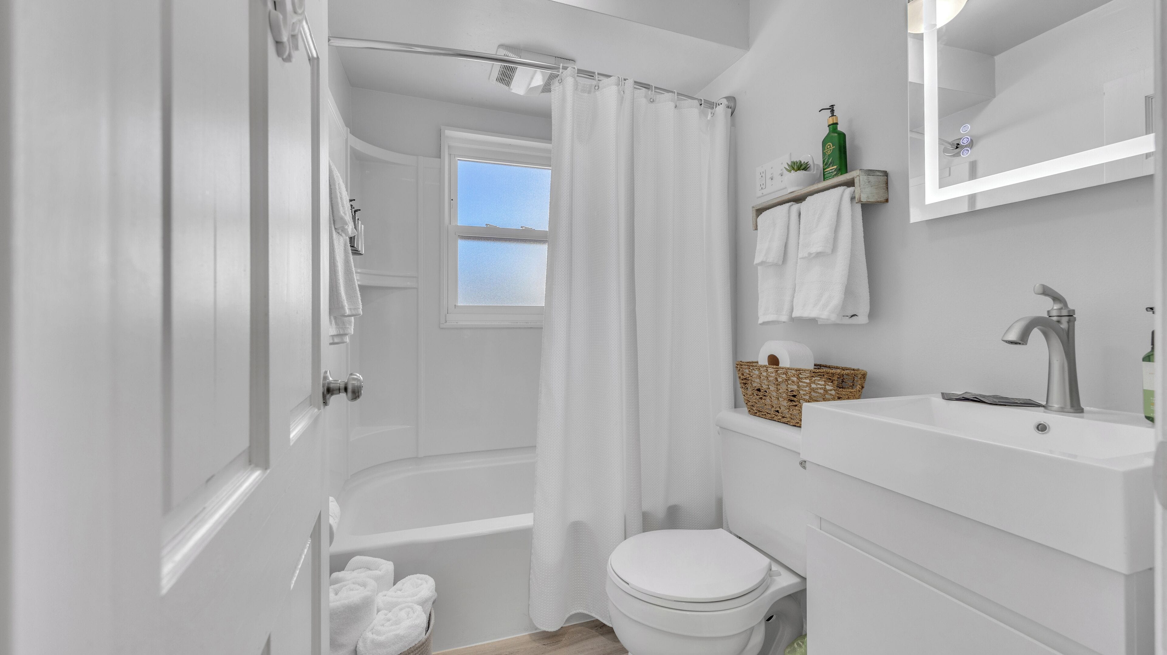 Towels, soap, shampoo, toilet paper