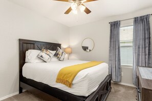 3 bedrooms, iron/ironing board, free WiFi, bed sheets