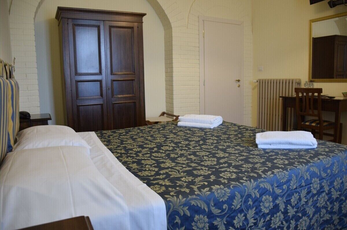 Superior-Einzelzimmer | Zimmersafe, Schreibtisch, laptopgeeigneter Arbeitsplatz