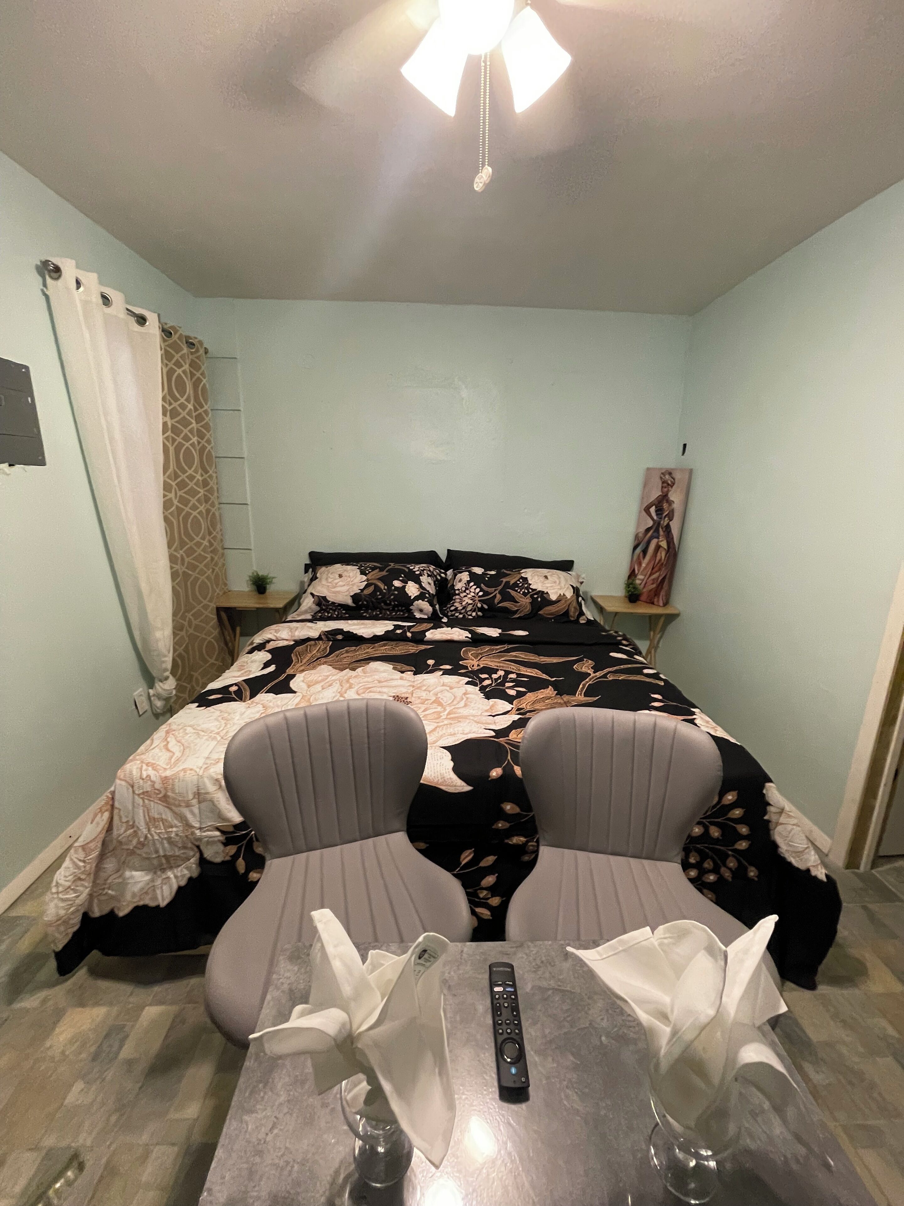 1 bedroom, iron/ironing board, WiFi (free), bed sheets