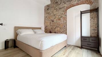 Junior Suite | Desk, laptop workspace, blackout curtains, soundproofing